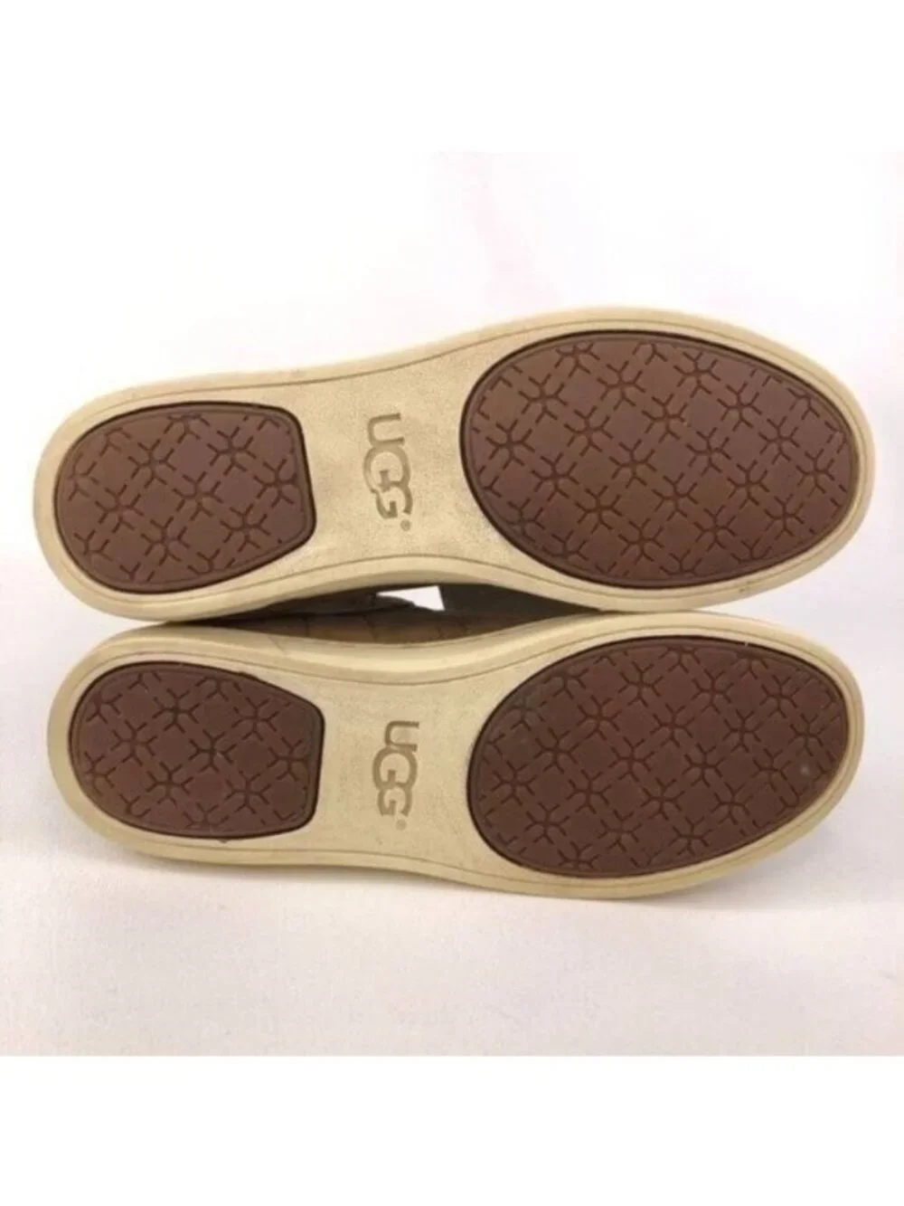 UGG Hollyn Deco Quilt Ankle Boots 8